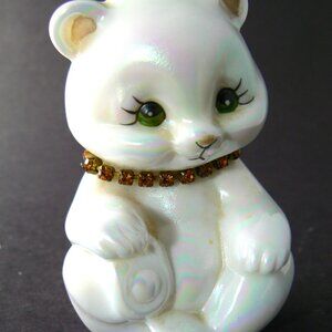 VINTAGE FENTON HAND PAINTED OPALESCENT GLASS TEDDY BEAR in NECKLACE